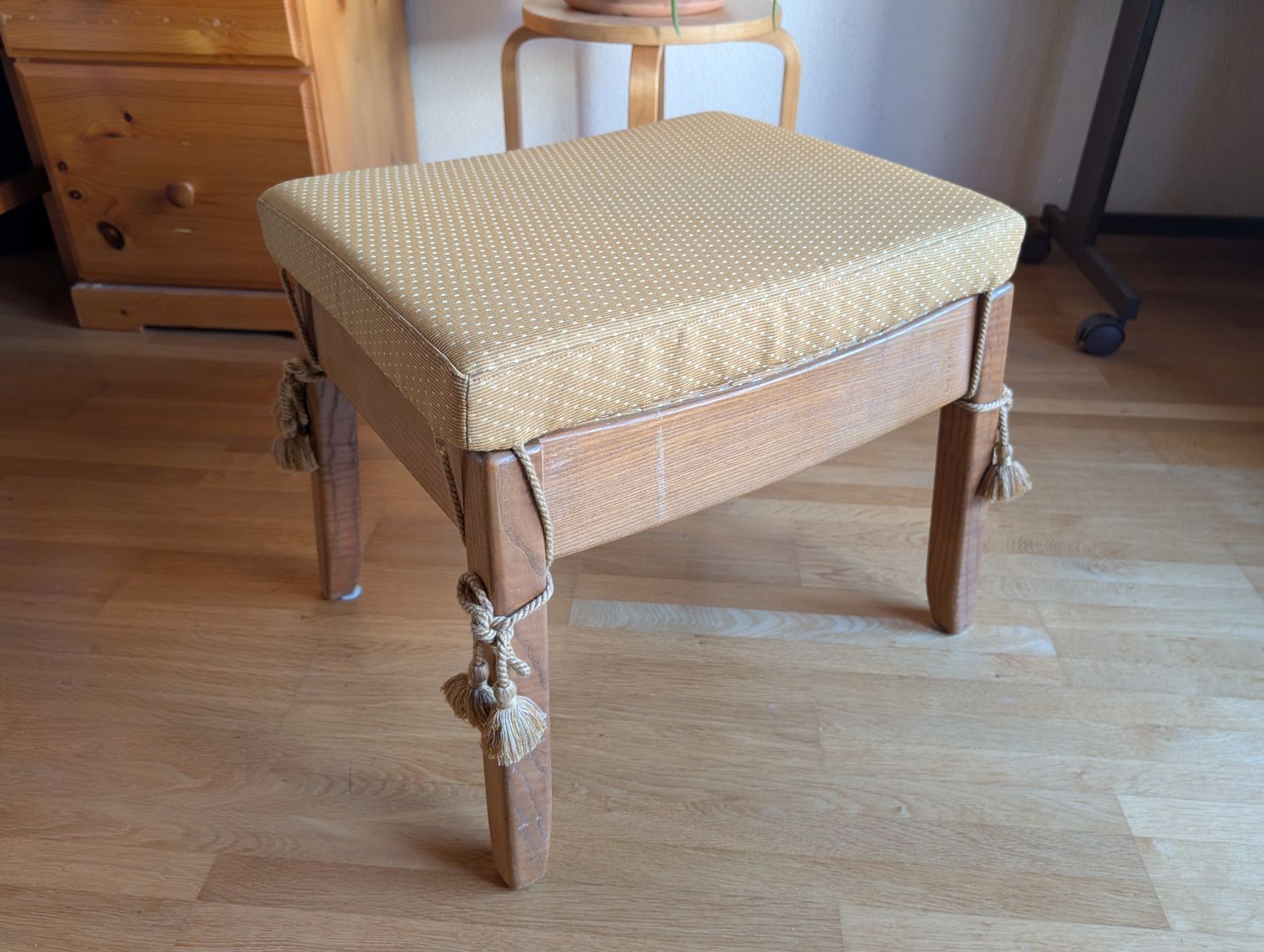 Hocker: Hocker – Gebraucht aus Utzenstorf von Retep111 1