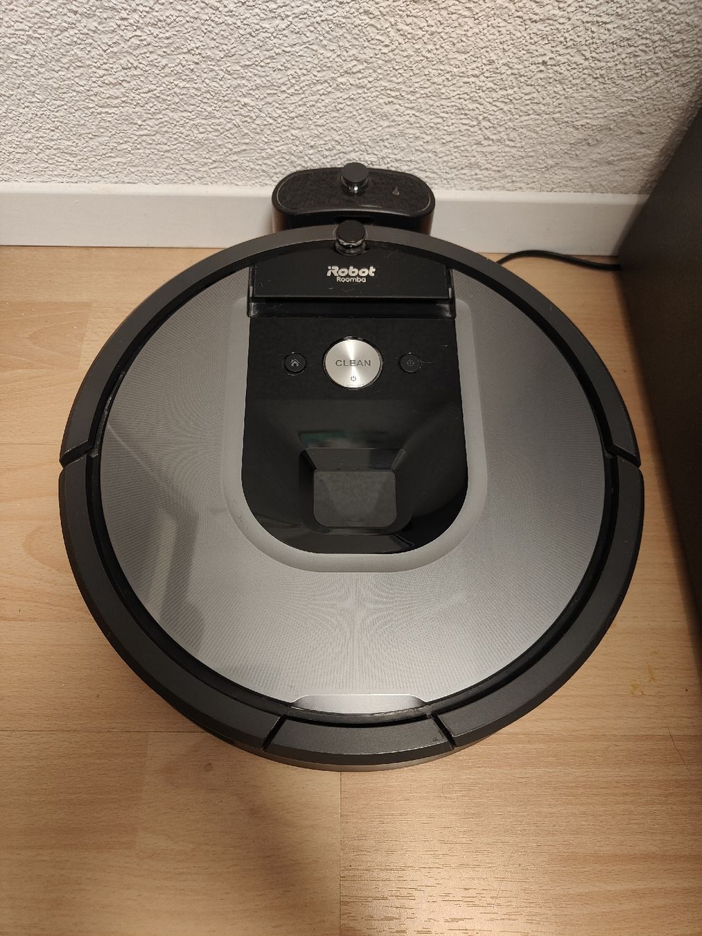 Irobot Staubsauger & Zubehör: iRobot Roomba 960 – Gebraucht aus Klingnau von Eggeli 1