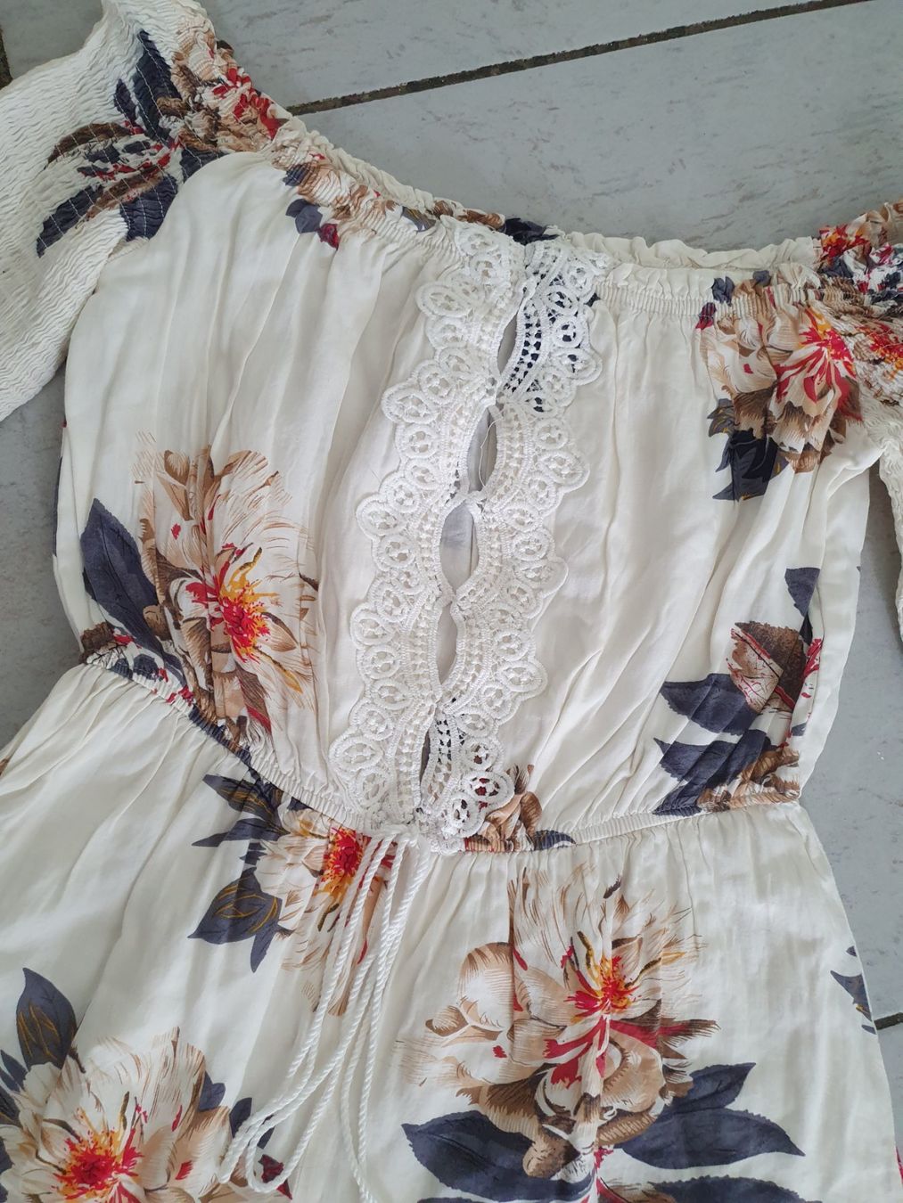 Zaful Tute: Geblümter Jumpsuit Gr S v.ZAFUL – Usato da Münsingen venduto da BlackTears-3 2