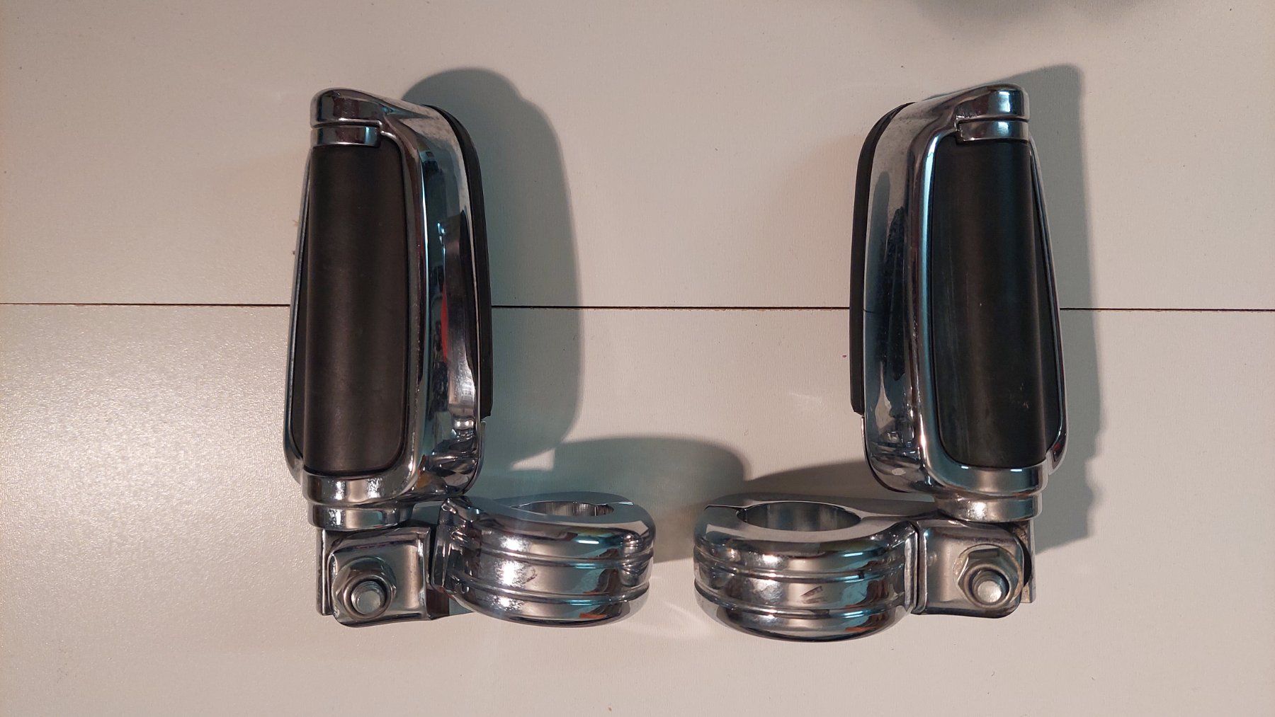 Harley-Davidson Tutti i ricambio per moto: Highway Bars / Fussrasten / Original Harley Davidson – Usato da Aesch BL venduto da Stpp 2