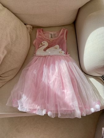 Kostüm Souza Kleid Schwan rosa Grösse 98-104 cm gebraucht
