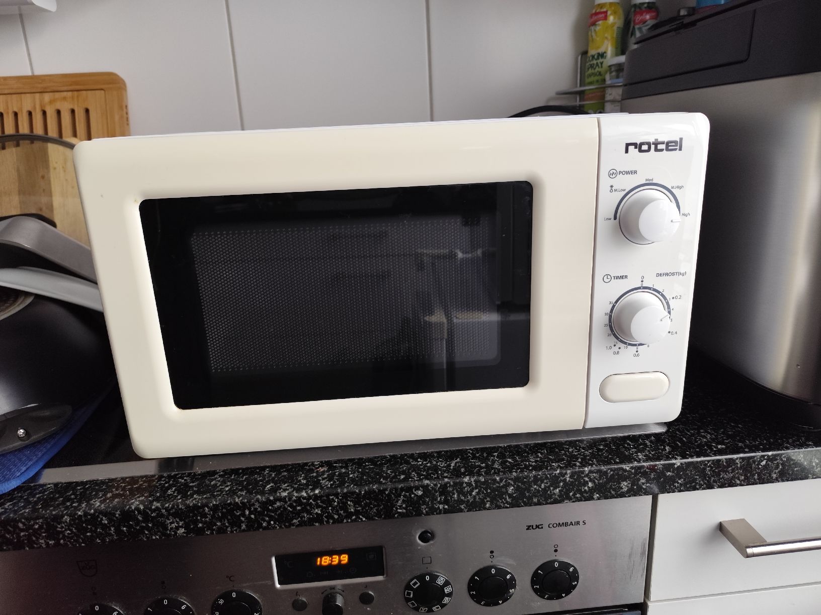 Rotel Appareils de cuisine: Rotel Mikrowelle – D'occasion à Hinterkappelen par nana3577 1