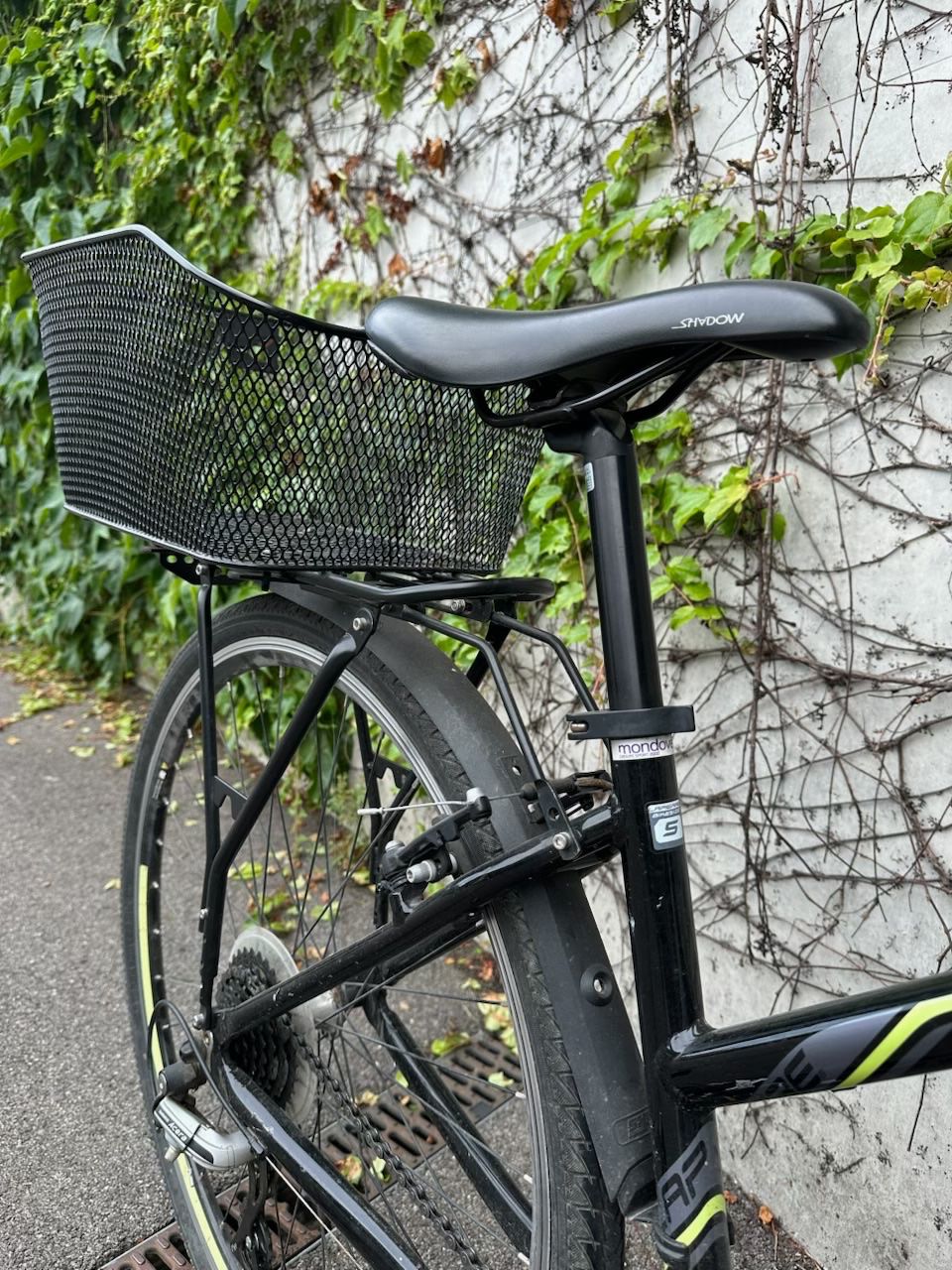 Lapierre Velos: Lapierre Bicycle Black with Basket Good Condition – Gebraucht aus Thalwil von ben_h68q 2