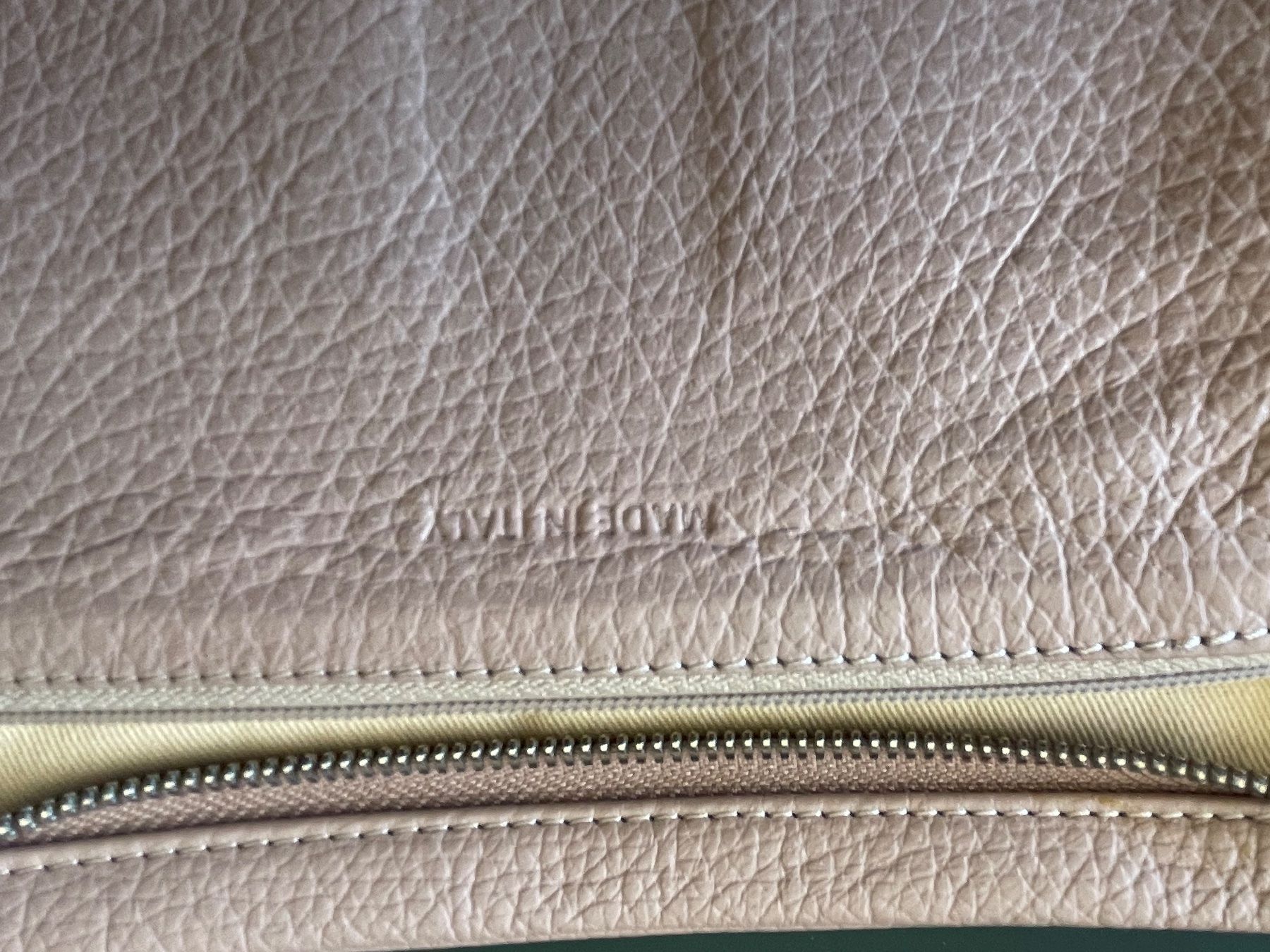 Valigie & Borse: Pochette Malloni en cuir rose poudré – Usato da Sion venduto da Linkebeek 3