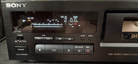 Sony Registratori: Sony DTC-790 Digital Audio Tape Deck – Usato da Suhr venduto da Audiobruno 1
