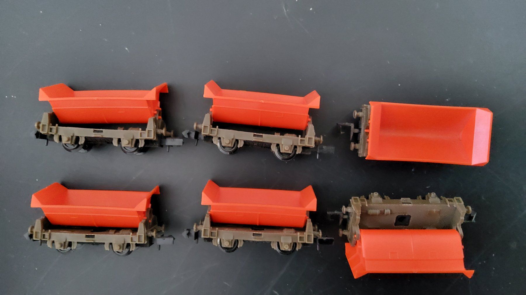 Arnold Modellini di ferrovie: 6 Güterwagen Kipper, Arnold, Spur N – Usato da Hinterkappelen venduto da himi02