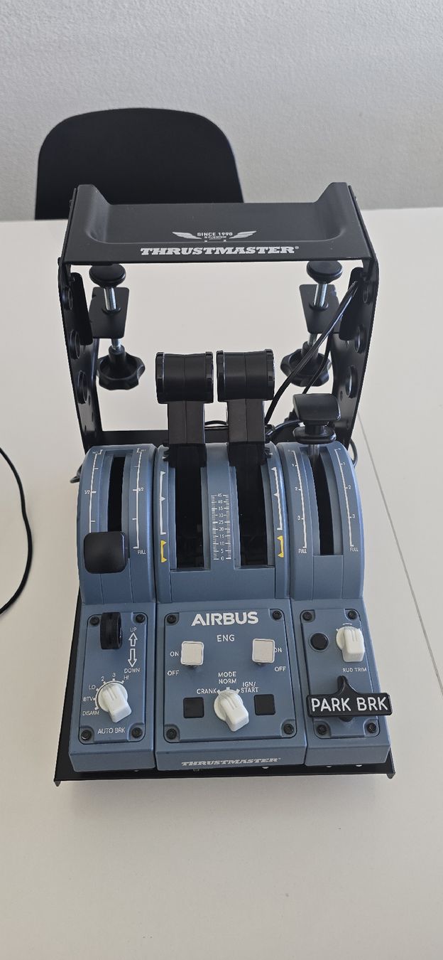 Controller: Flugsimulator Set Thrustmaster Logitech gebraucht – Usato da Baar venduto da Adrenalin86 1