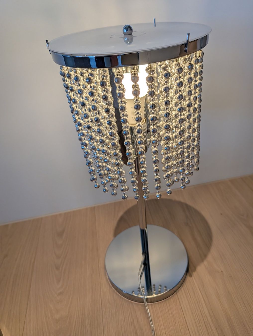 Lampade: Tischlampe Metall Chrom Perlenbehang – Usato da Buchs ZH venduto da Amigafreak 4