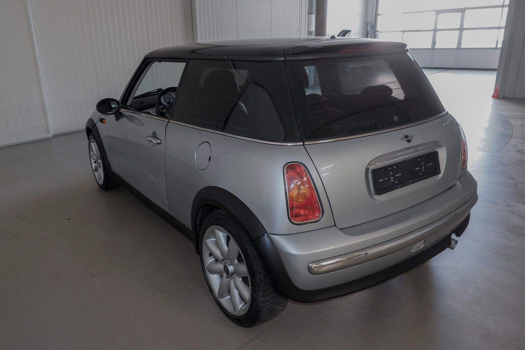 Mini Automobili: Schnäppchen, Mini Cooper, silber/schwarz 1.6 Liter, ab Platz – Usato da Sommeri venduto da Toms_Fairplayservice 4