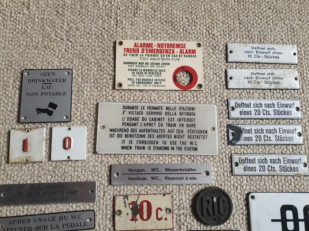 Lot de plaques chemin de fer (Gebraucht) in Lavey-Village für CHF 45 ...
