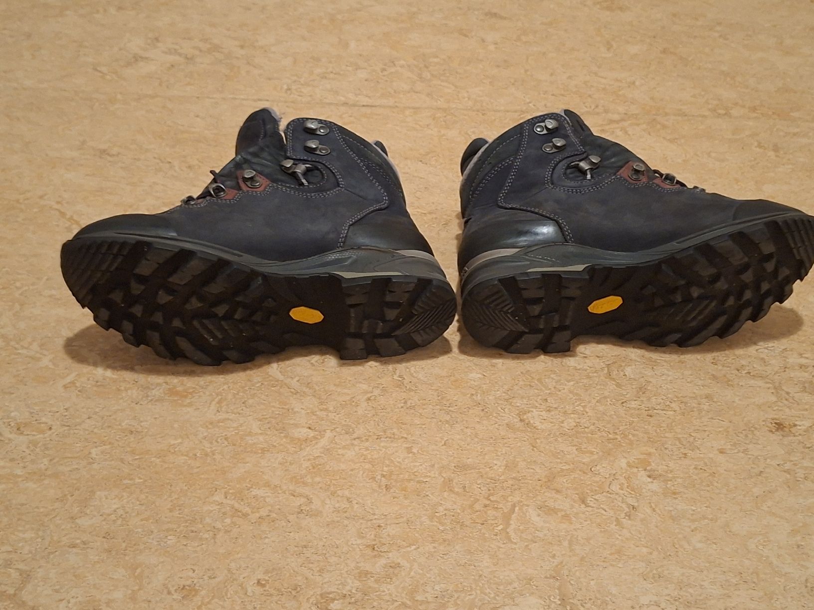 Lowa Chaussures femmes: Chaussures randonnée 39 – D'occasion à Ste-Croix par jaq_w9lq 1