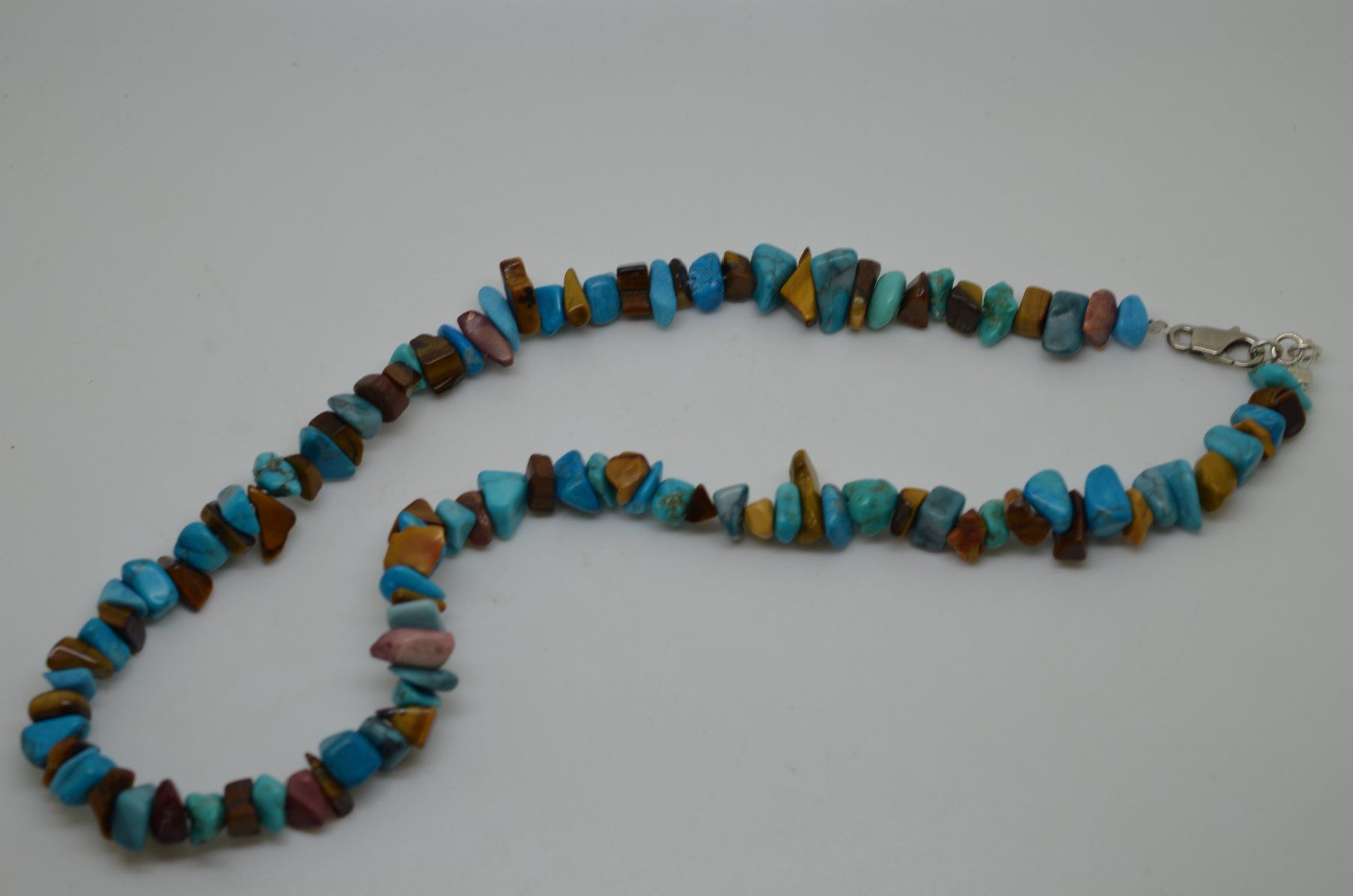 Catenine: Collier en pierres forme chips 44cm – Usato da La Croix (Lutry) venduto da OMEGA07
