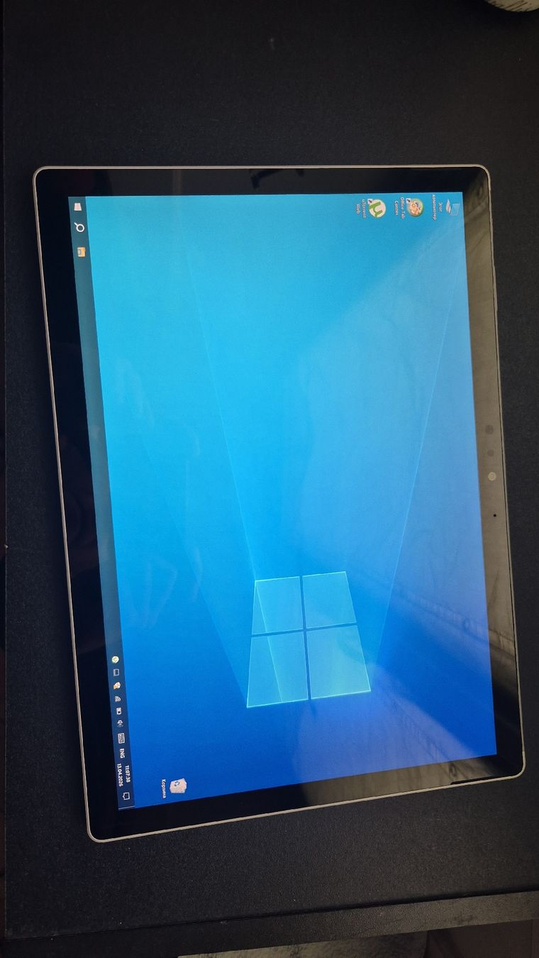 Microsoft Tablet PC: Microsoft Surface Pro 3 i5 8GB RAM 128GB SSD good condition – Usato da La-Chaux-de-Fonds venduto da vla_56t5