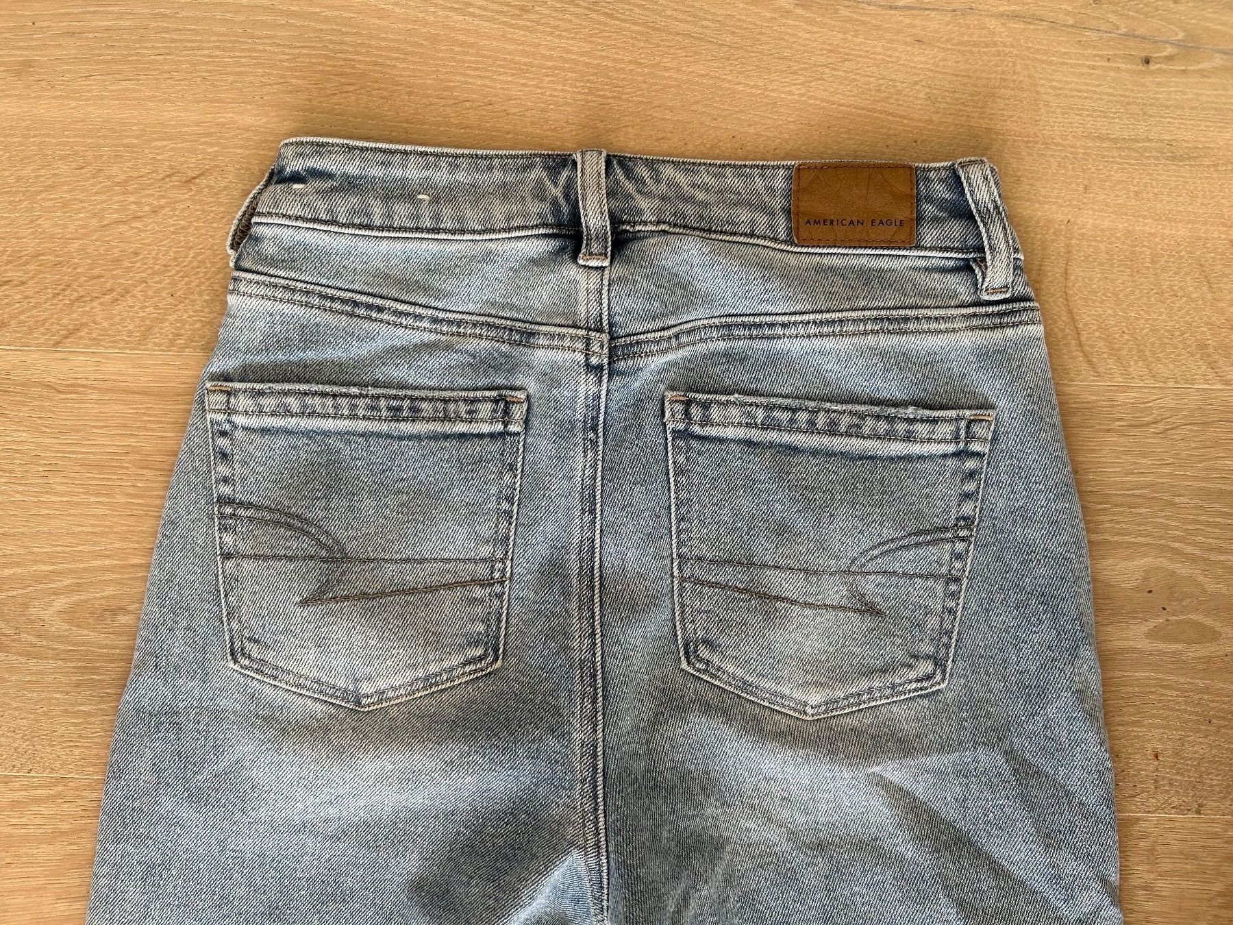 American Eagle Jeans: Hellblaue American Eagle Jeans Grösse regular – Usato da Niederhelfenschwil venduto da aur_ms6f 3