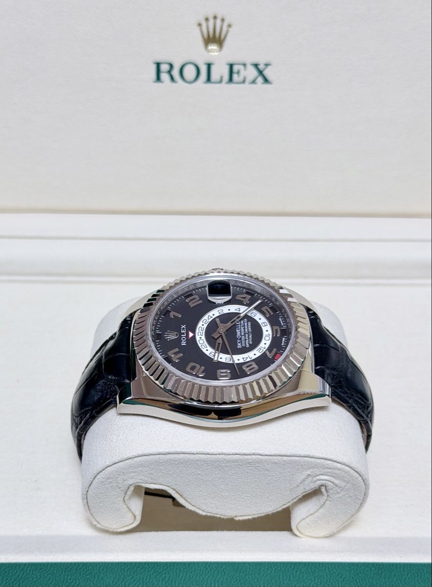 Rolex Orologi: Rolex Skydweller 18K Whitegold – Usato da Zürich venduto da WATCHROOM 3