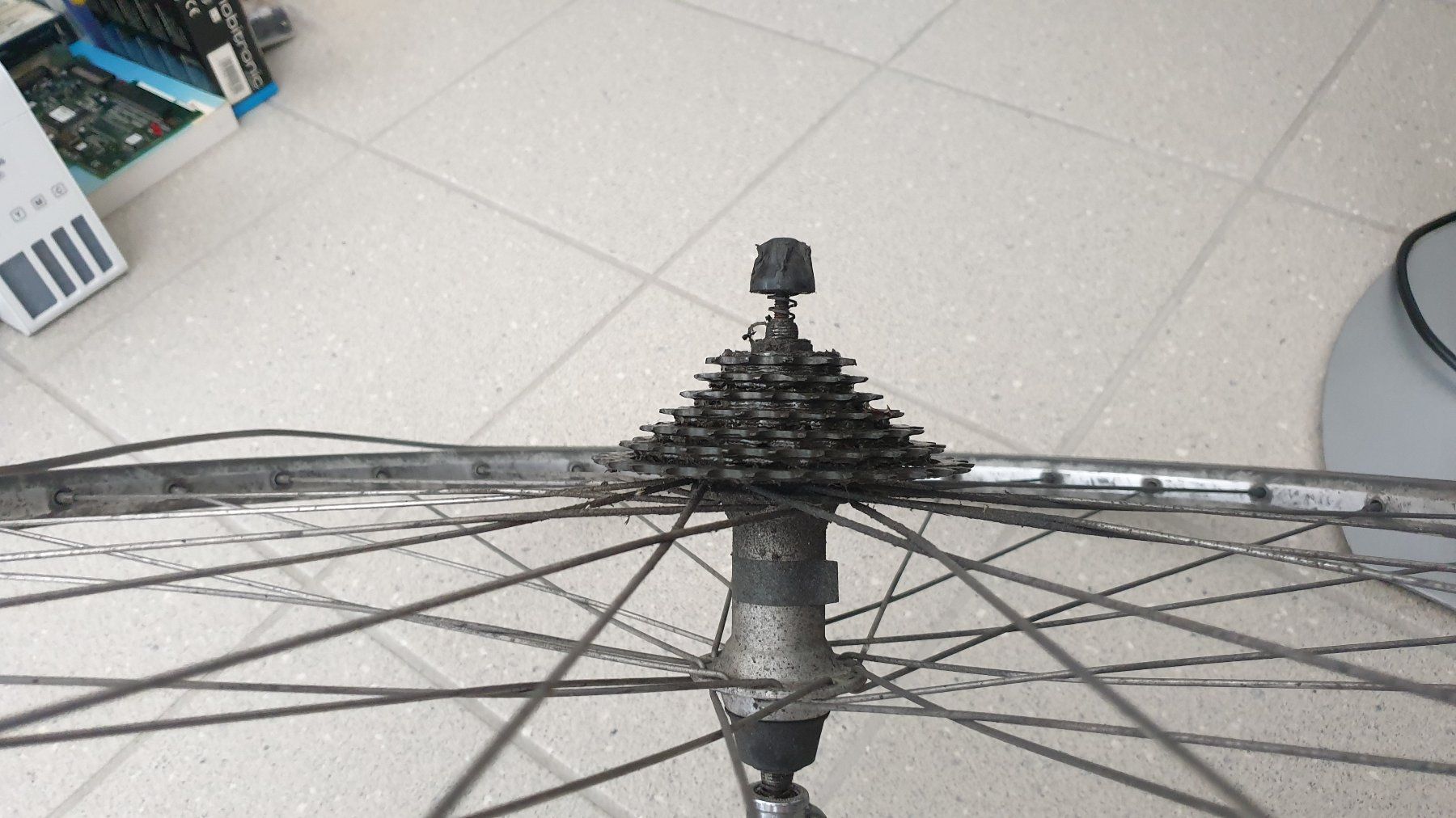 Pneus & Kompletträder: Velo Hinterrad – Defekt aus Stäfa von Supertramp73 5