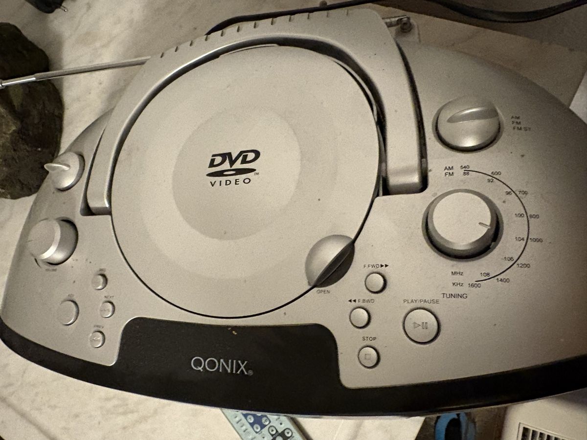 Multimediaplayer & Streamer: QONIX dvd/cd player  – Gebraucht aus Herzogenbuchsee von warrior77 1