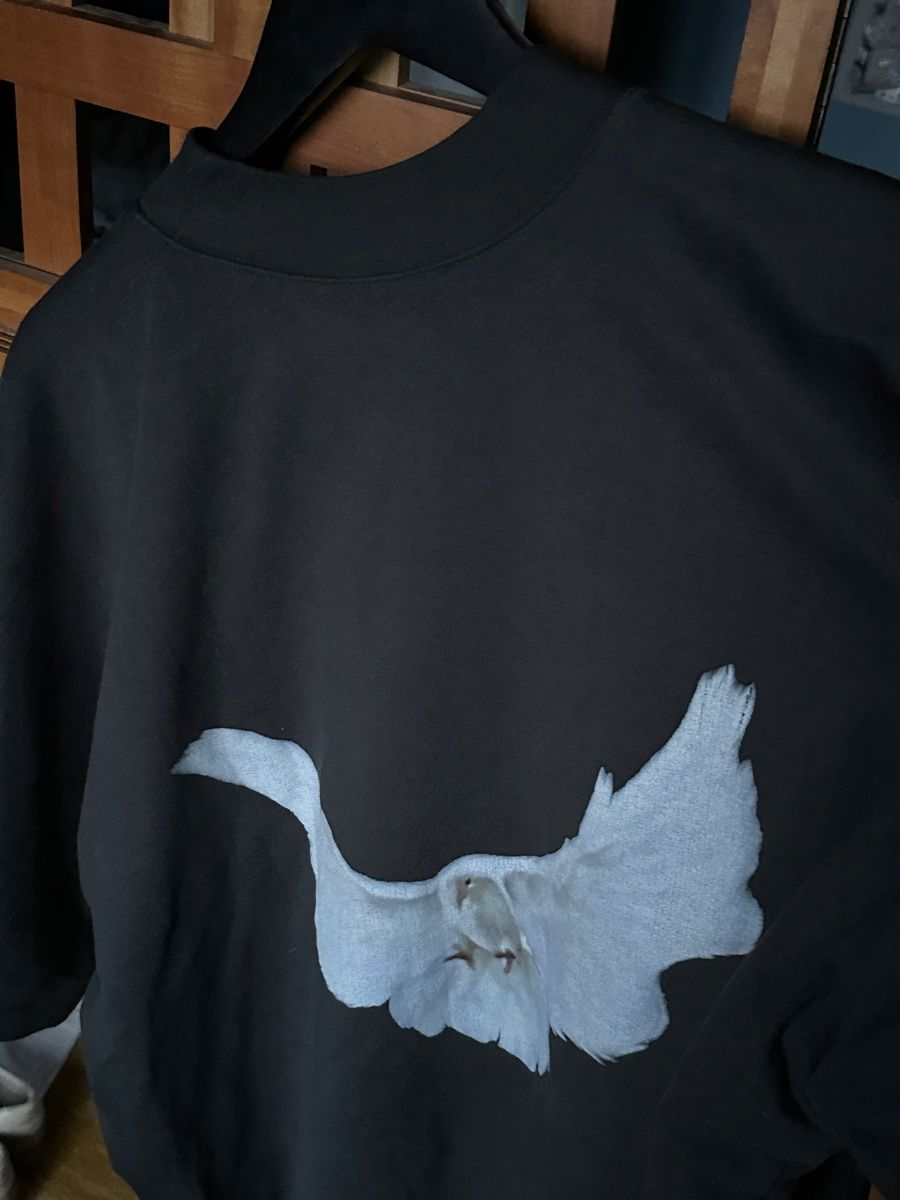 Gap T-shirt: Yeezy x GAP T-Shirt  – Usato da Villars-Burquin venduto da Iliasso 4