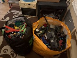 2 Taschen Voller Spielzeug Mit auch Lego drin gemischt 