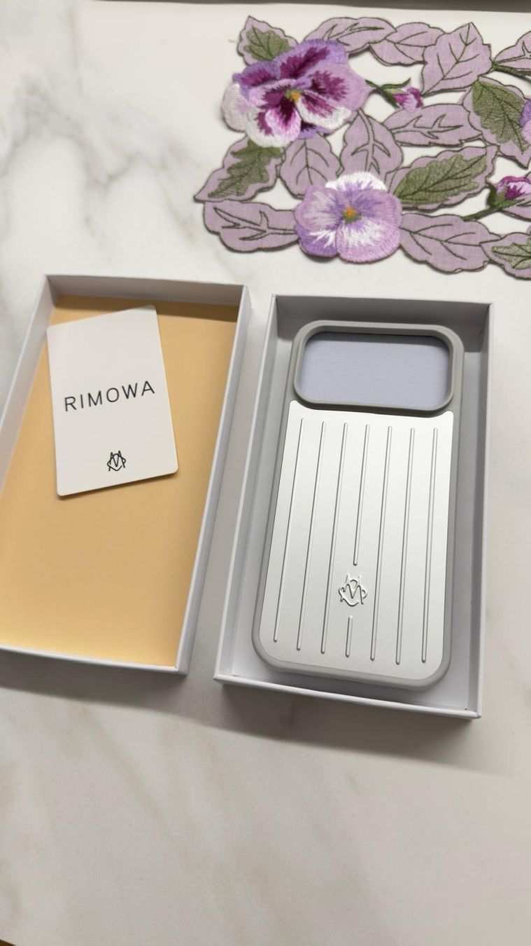 Cover & Protezioni schermo: RIMOWA Style iPhone 17 Pro Max Hülle - Neu – Nuovo e nell'imballaggio originale da Emmenbrücke venduto da igo_9ml2