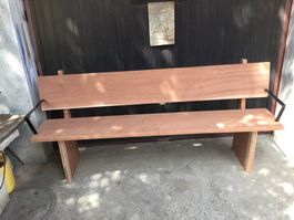 A vendre banc le bois et 100% naturelle ,longue 2m