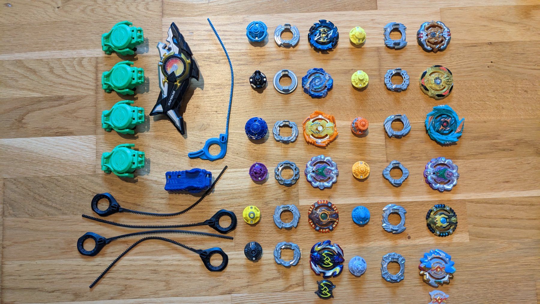 Hasbro Giocattoli: Beyblade Burst Arena mit 12 Blades – Usato da Sutz venduto da Rawypp