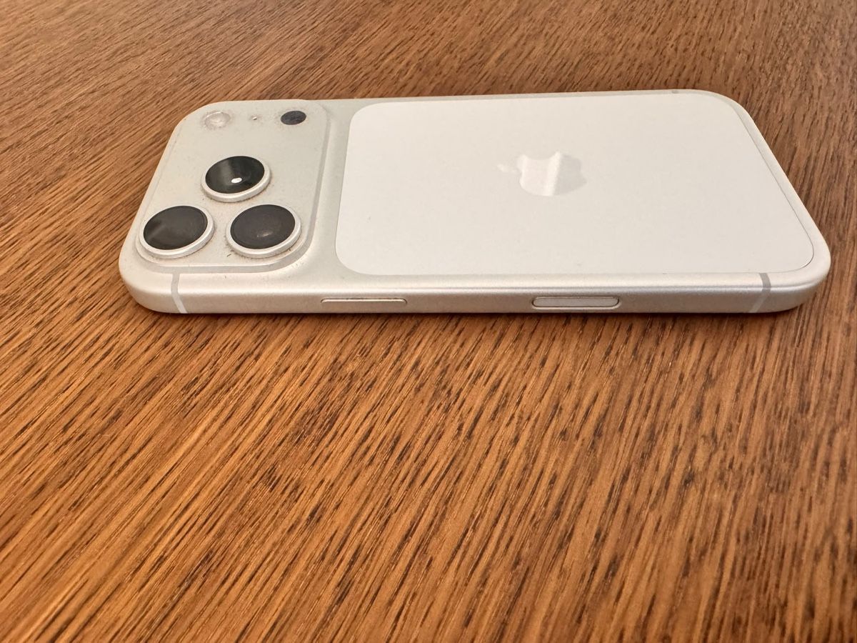Apple Handys / Smartphones: Apple iPhone 17Pro 1TB – Neu (gemäss Beschreibung) aus Bilten von Kev_pwr5 3