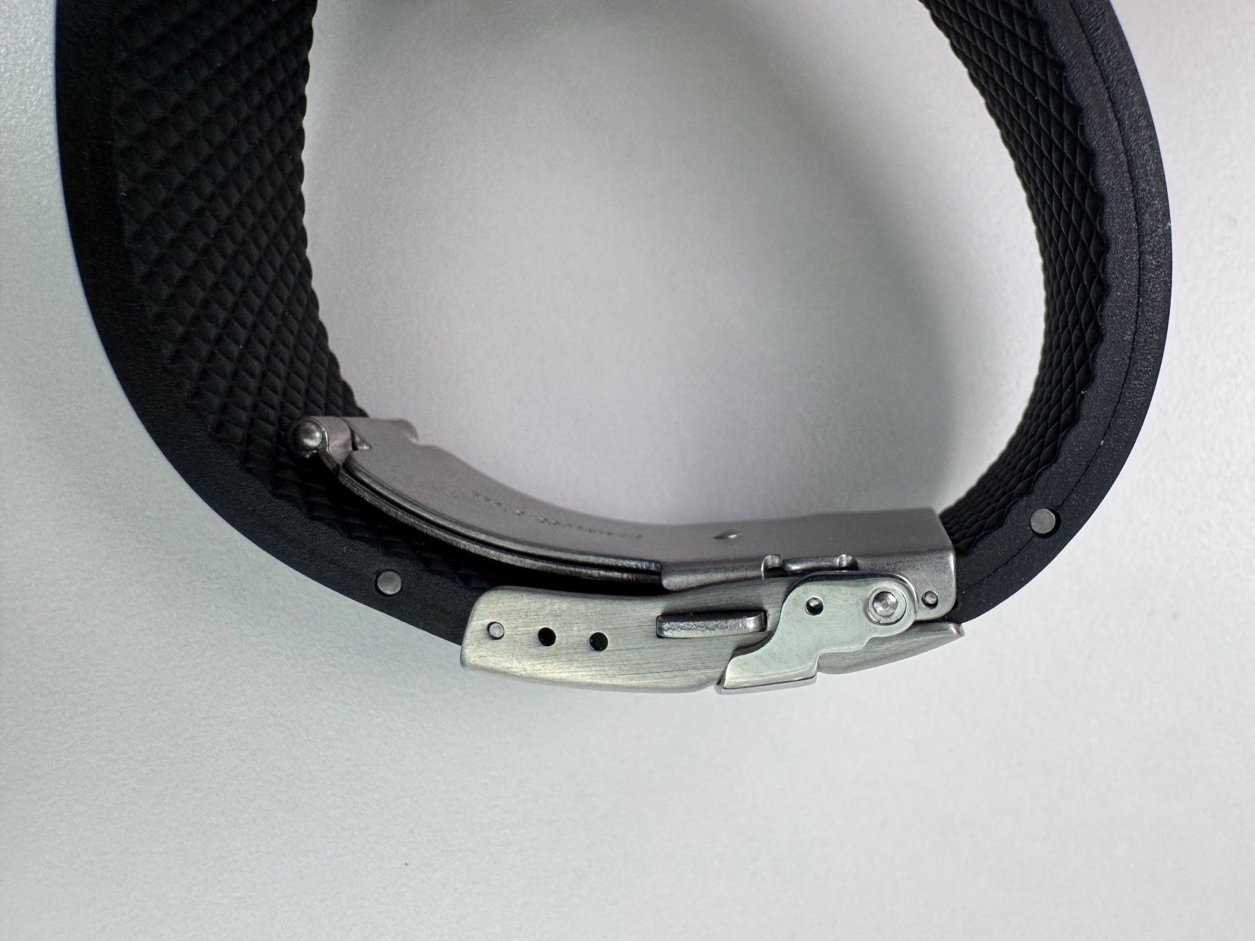 Bracciali & Braccialetti: High quality 18mm Black Rubber Watch Strap – Nuovo e nell'imballaggio originale da Zürich venduto da 613_g8jy 5