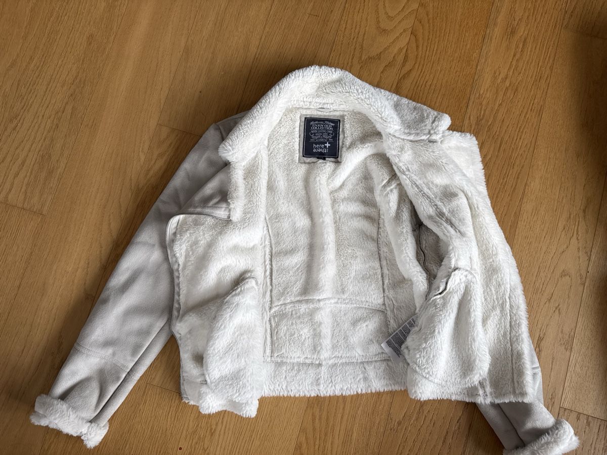 Giacche & Cappotti: Here+There Jacke hellbeige mit Teddyfell Grösse 176 – Usato da Wabern venduto da Sunshine55 1