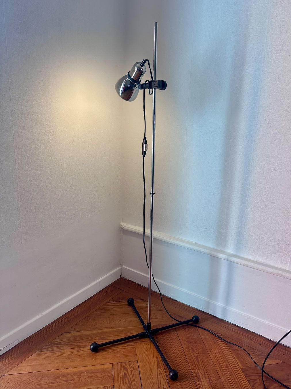 Lampade: Lampe de sol BOFA Suède chromée – Usato da Lausanne venduto da jul_v9ht 1