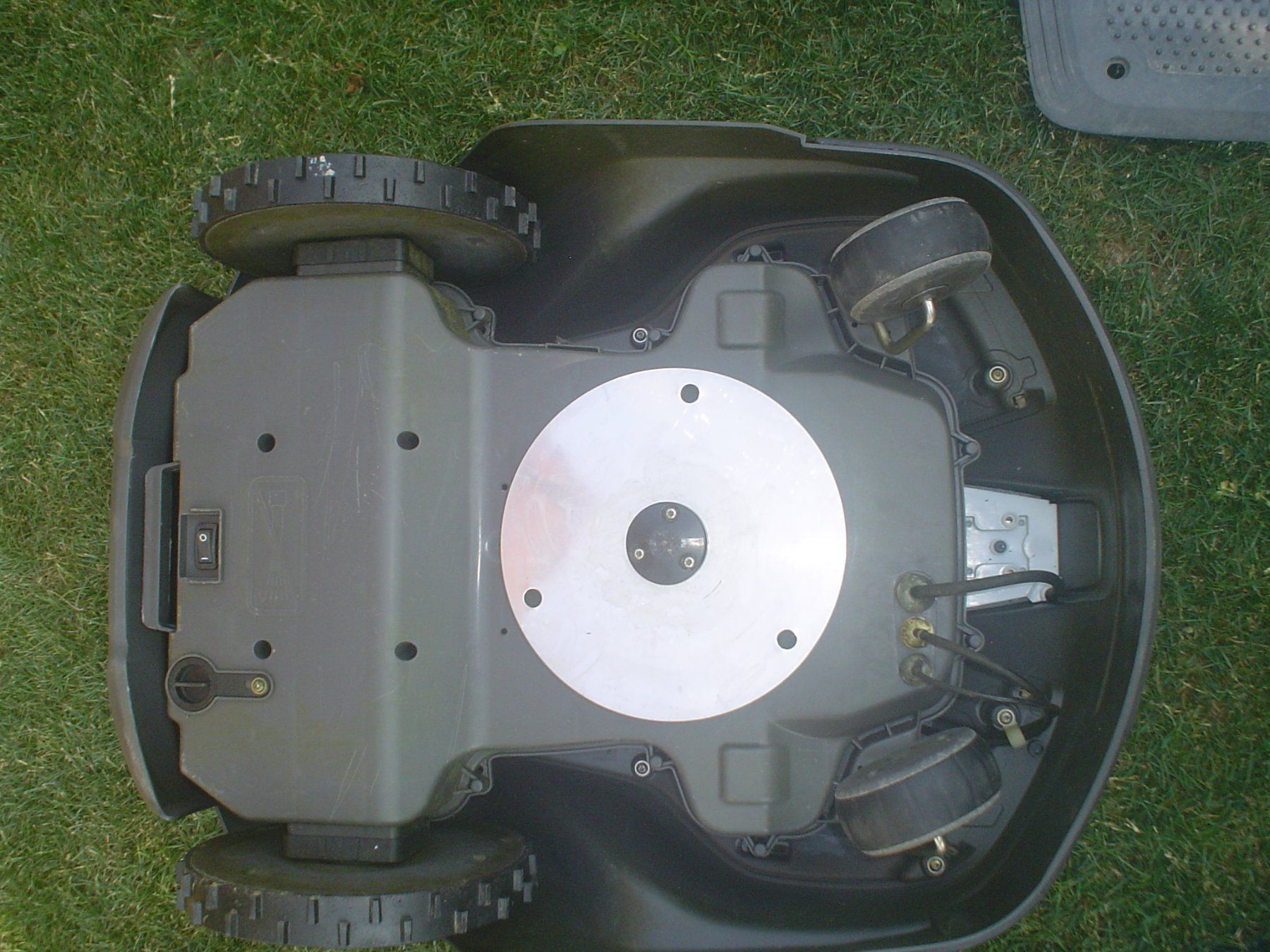 Husqvarna Motorsensen & Rasentrimmer: Rasenroboter Husqvarna 450 X – Gebraucht aus Wettingen von  4