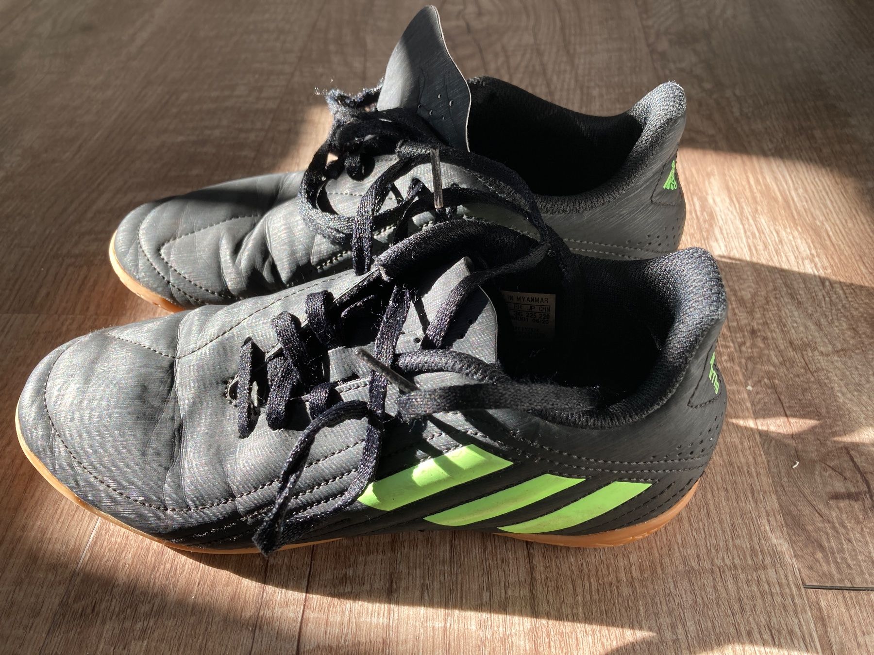 Adidas Scarpe per ragazzi: Hallenturnschuhe Gr 36 – Usato da Winterthur venduto da niemim 2
