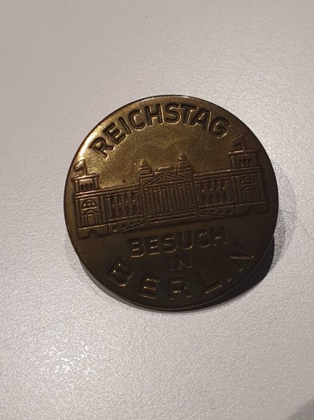 Broschen & Nadeln: Brosche Reichstag Besuch Berlin – Gebraucht aus Heinrichswil von sabi2809