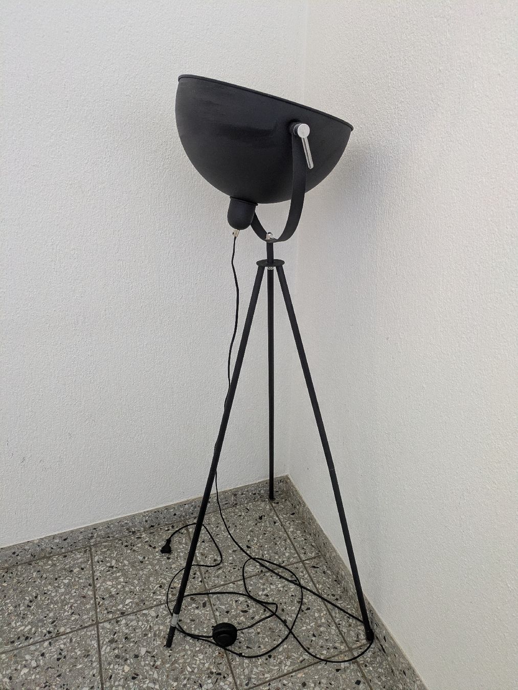 Pfister Lampen: Tripod Floor Lamp Black Gold Used – Gebraucht aus Uitikon Waldegg von reb_b5wb 2