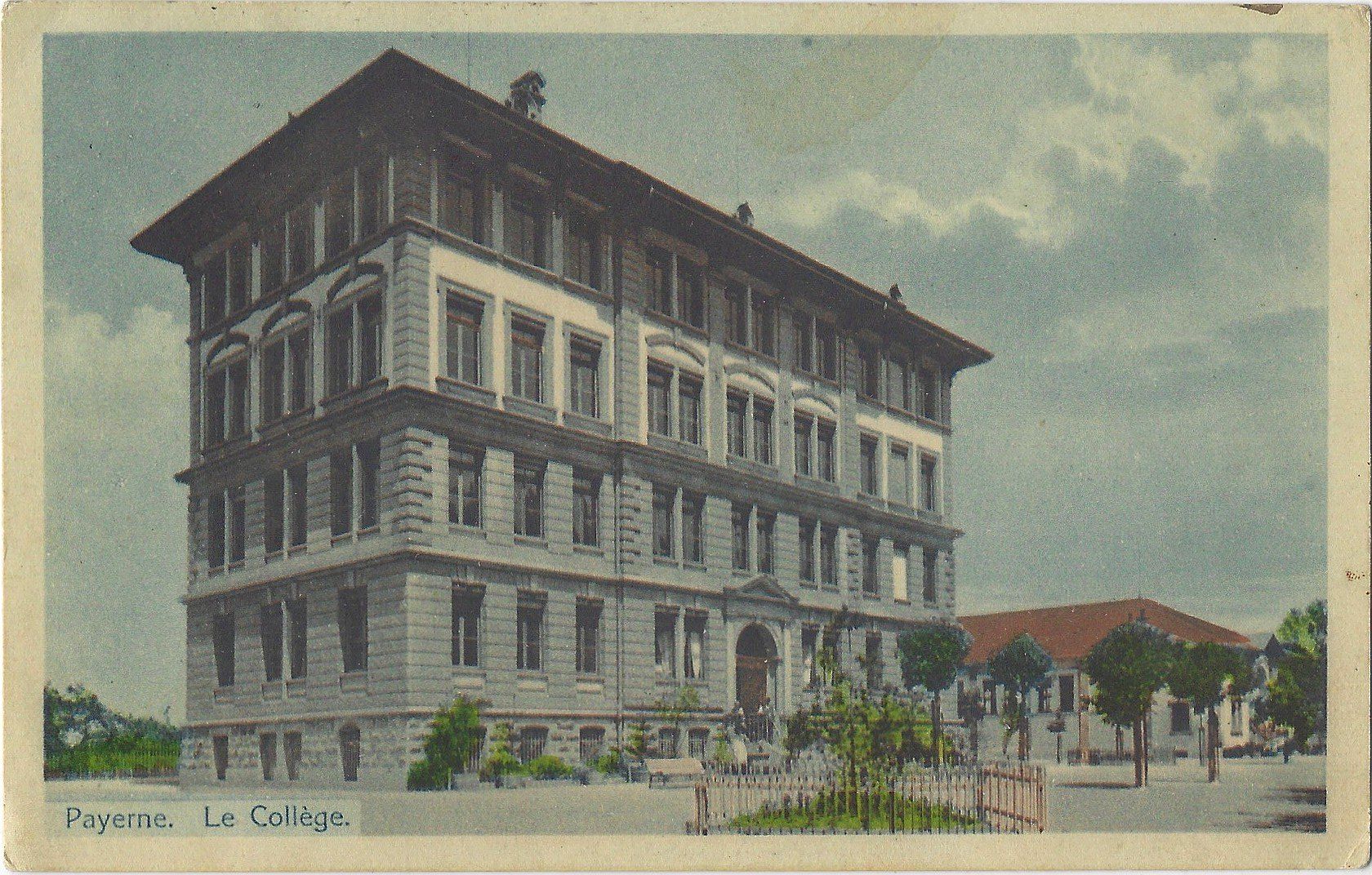 Cartes postales: Payerne.   Le  Collège – D'occasion à Bütschwil par Jackson1A