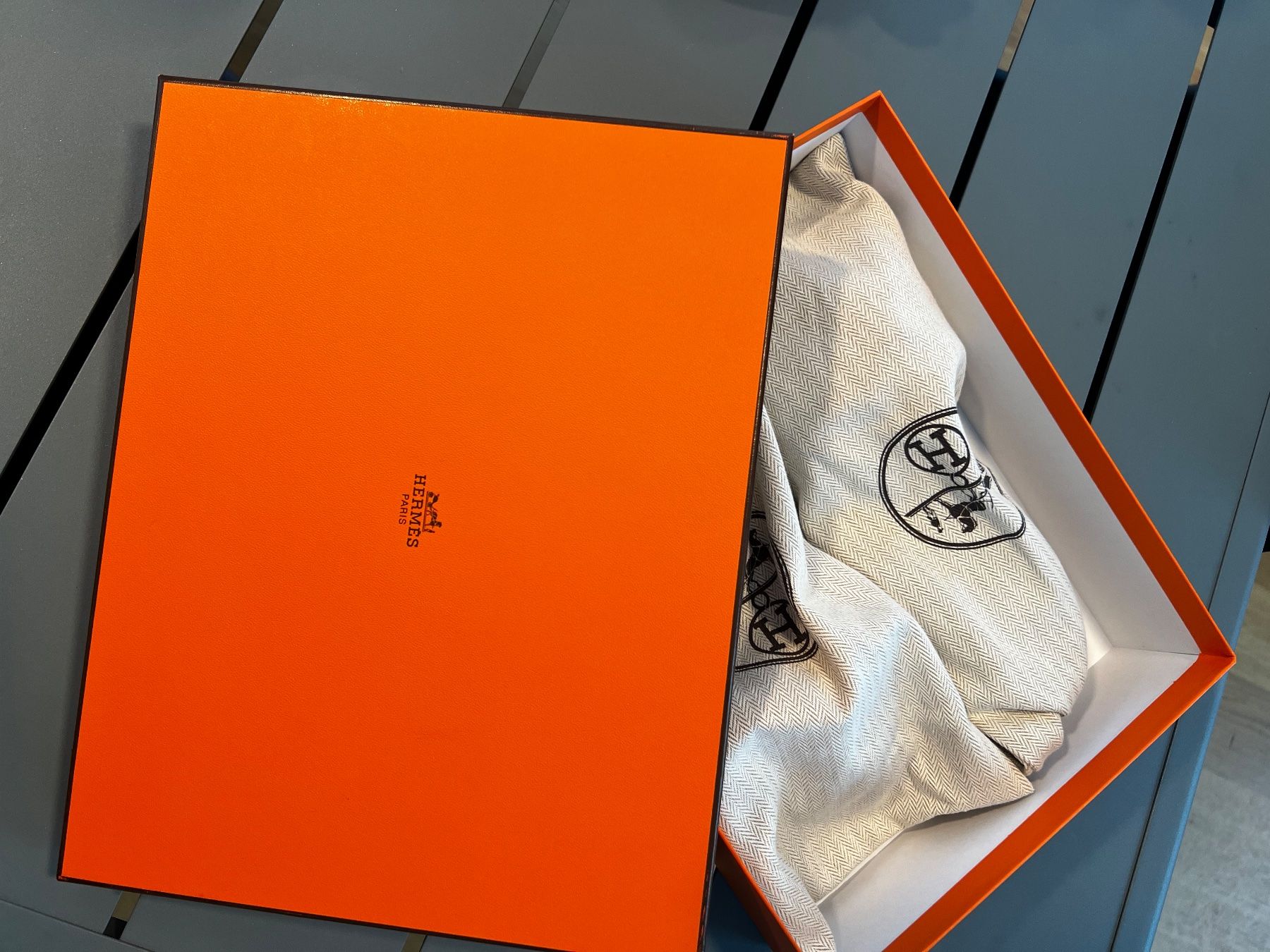 Hermès Chaussures femmes: Hermes Oran 37,5 – D'occasion à Schwyz par sdesiree 7