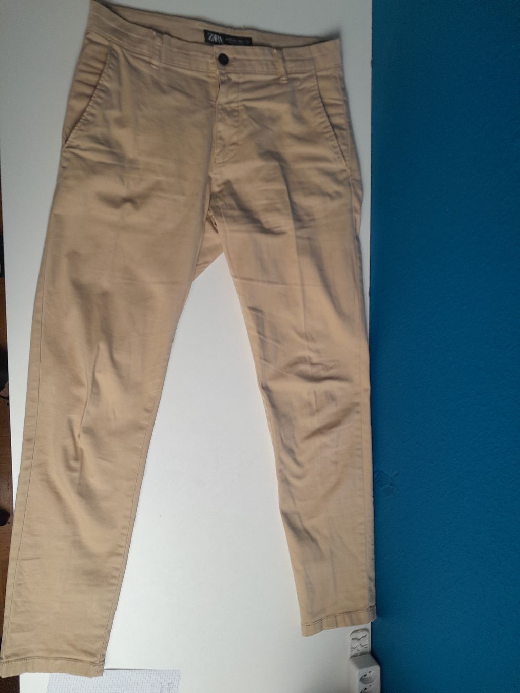 Zara Pantaloni: pantalon zara taille 40, beige – Usato da Genève venduto da ang_fd8z