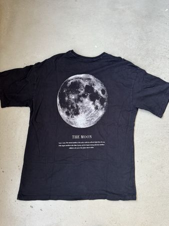 T-Shirt schwarz Mondprint Grösse L guter Zustand
