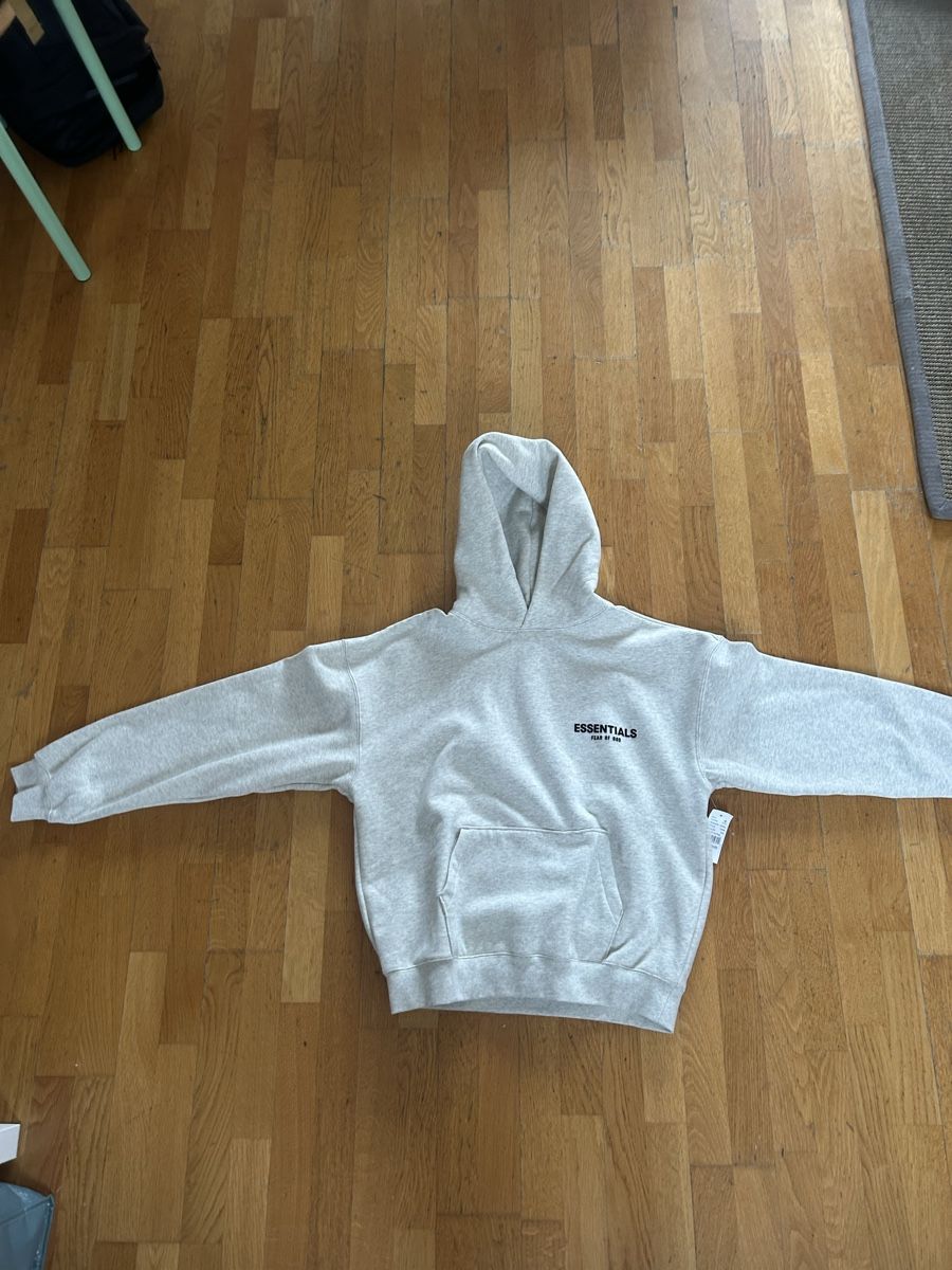 Kleiderpakete: Essentials Tracksuit – Neu (gemäss Beschreibung) aus Zürich von MrMoin 1