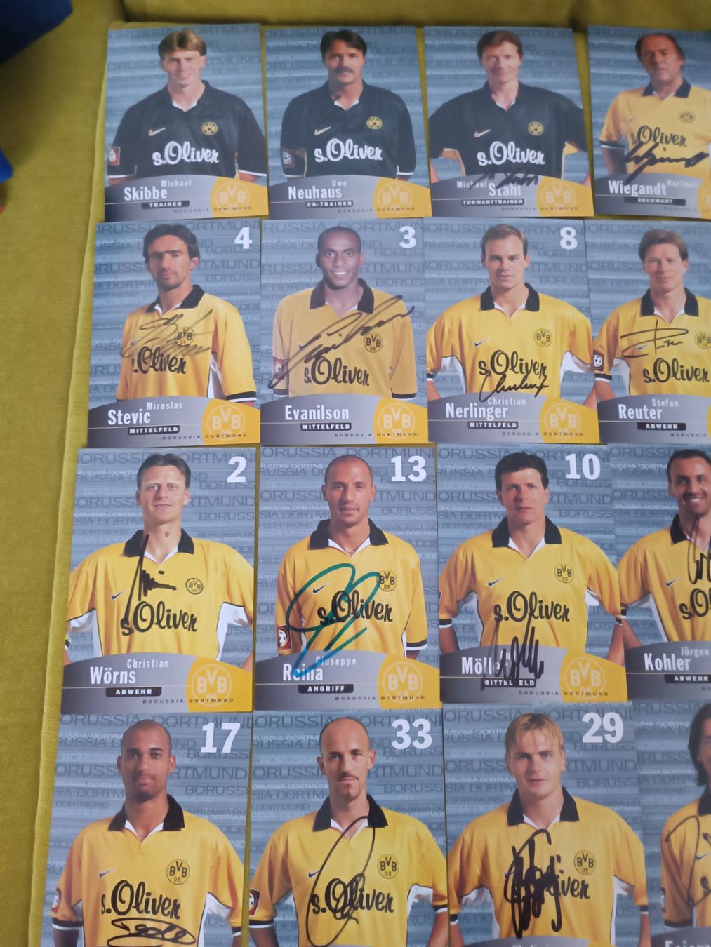 Autografi: 27x Borussia Dortmund - BVB Handsignierter Satz – Usato da Menziken venduto da Artographs 1