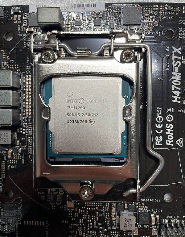 Boîtiers: MiniTower i7 11th, Ecran 27" Philips – D'occasion à Murten par LeMec58 2