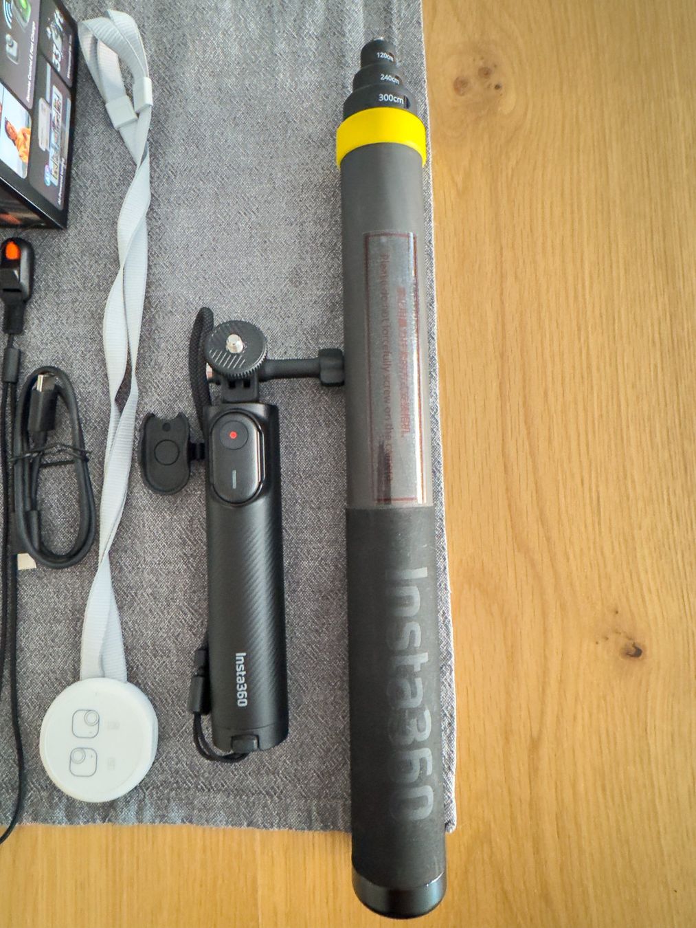 Insta360 Action Cam: Insta360 GO Ultra + pack d'accessoires complet – Nuovo (secondo la descrizione) da Cossonay-Ville venduto da ludojej 3