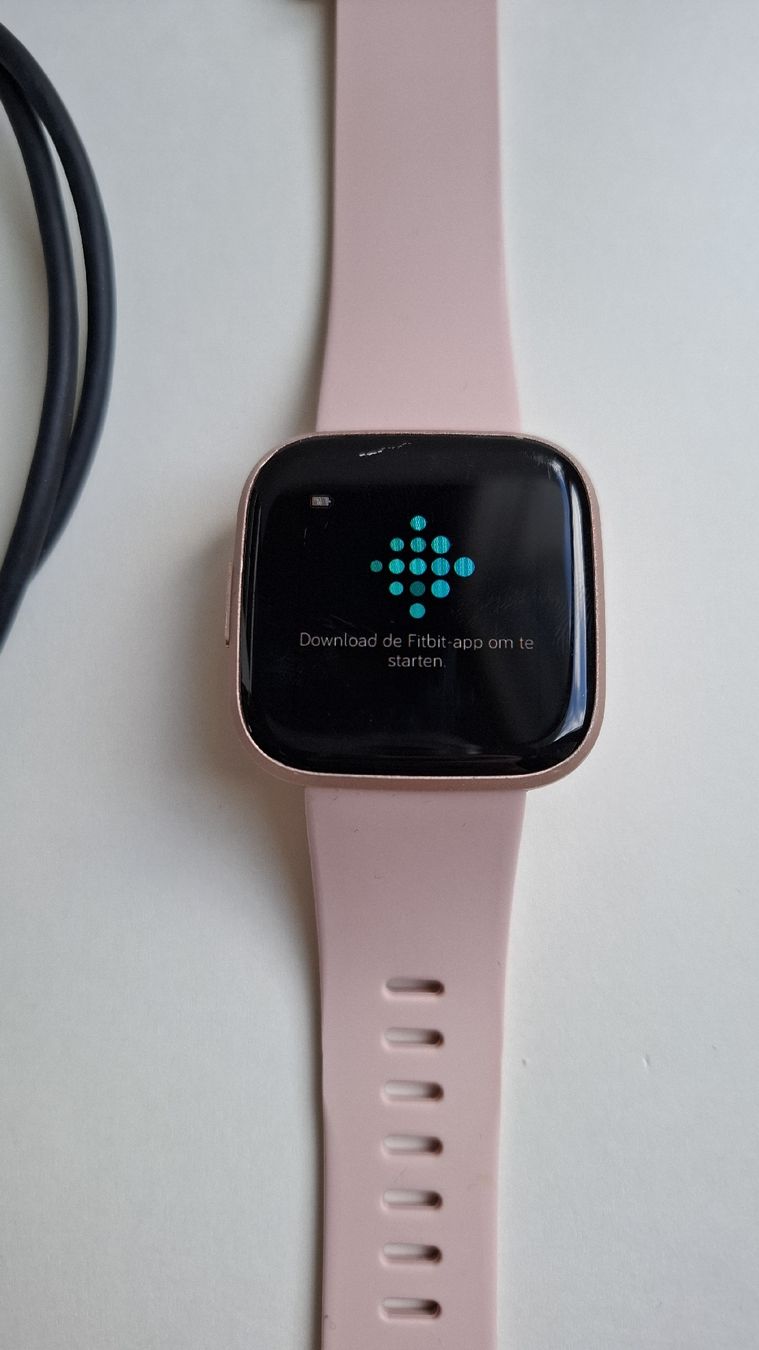 Fitbit Smartwatch: Fitbit Versa 2 Roségold/Rosa – Usato da Horgen venduto da ShiinaL 2