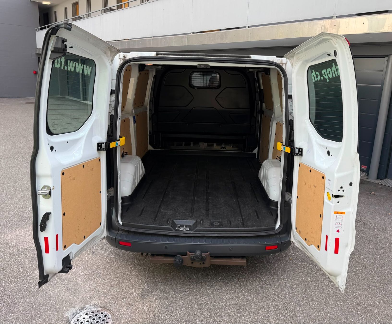 Ford Nutzfahrzeuge: FORD Transit Custom – Gebraucht aus Zuchwil von Funsportshop 5
