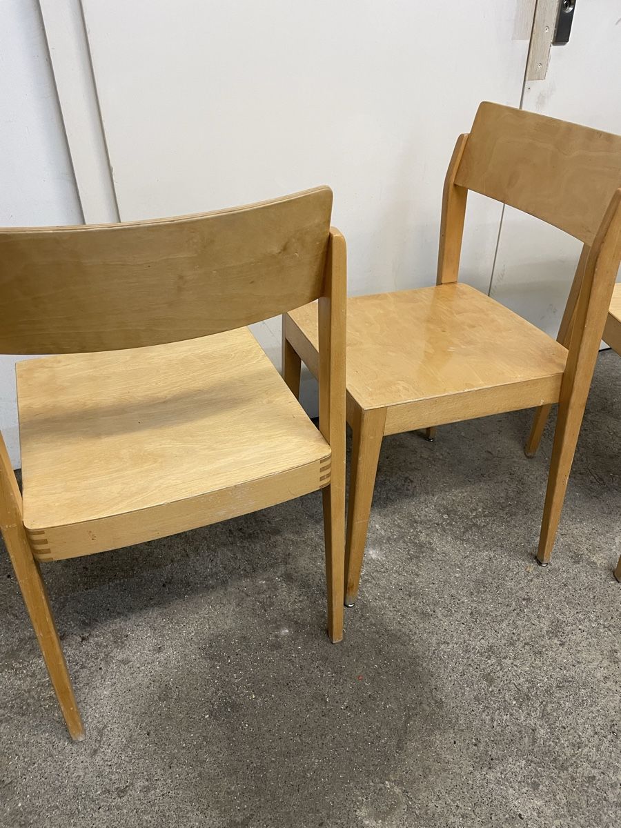 Horgen Glarus Sedie: Stapelstühle Horgen Glarus im 3er in Set – Usato da Basel venduto da M.Secondhand 3