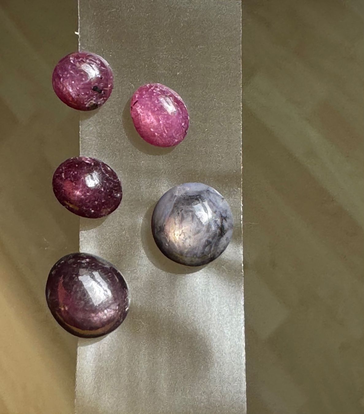 Pietre preziose: Stern Rubin 5 Cabochons wunderschön ECHT – Nuovo e nell'imballaggio originale da Leuggern venduto da gemshow 7