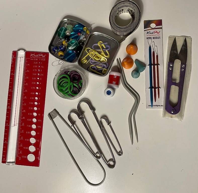 Kit bricolage: Materiale da maglia vario – Usato da Lugano venduto da dannella