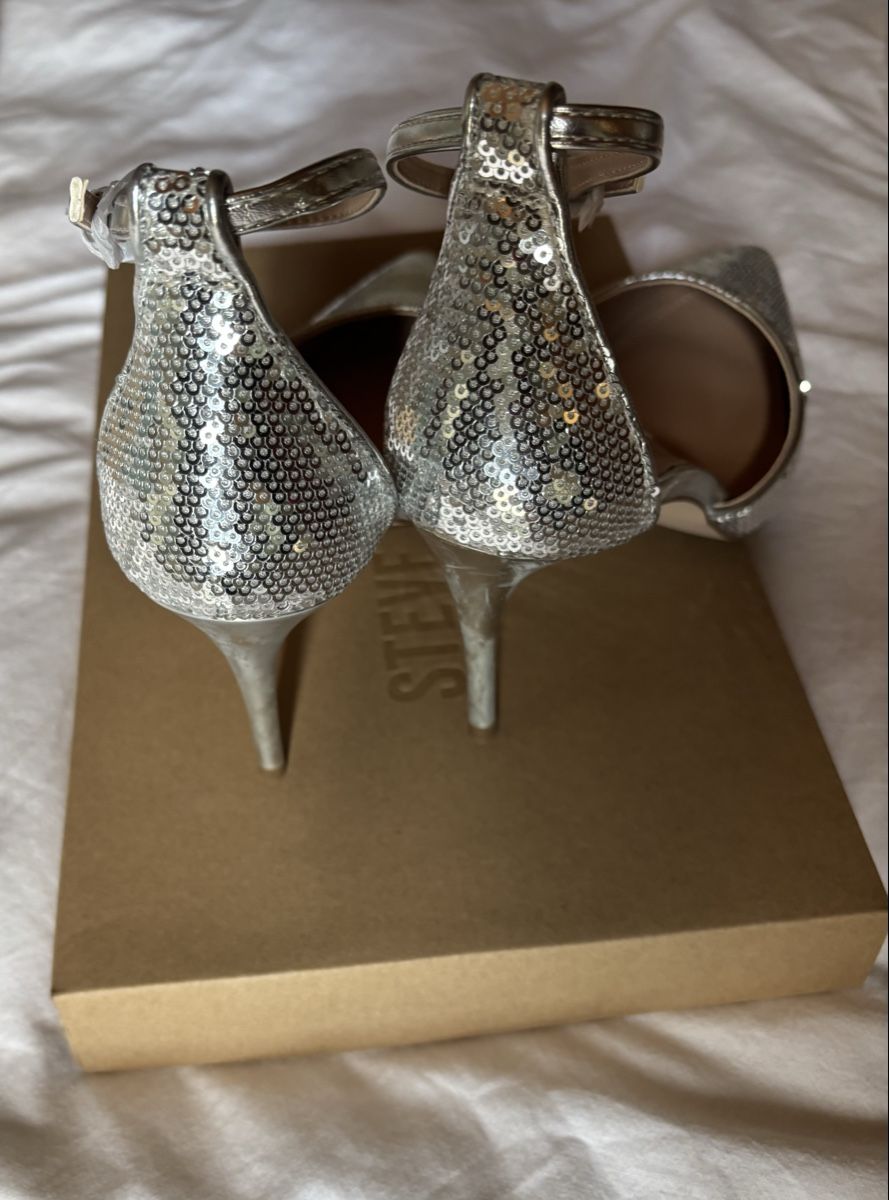 Steve Madden Scarpe da donna: Silver sequin pumps Steve Madden size 37 new – Nuovo e nell'imballaggio originale da Estavayer-le-Lac venduto da mcha 1