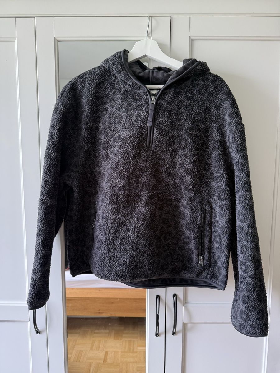 Maglioni & Felpe: Fleece Kapuzenpullover mit Leo-Muster,  Grösse M – Nuovo (secondo la descrizione) da Muri b. Bern venduto da mar_q2qr 1