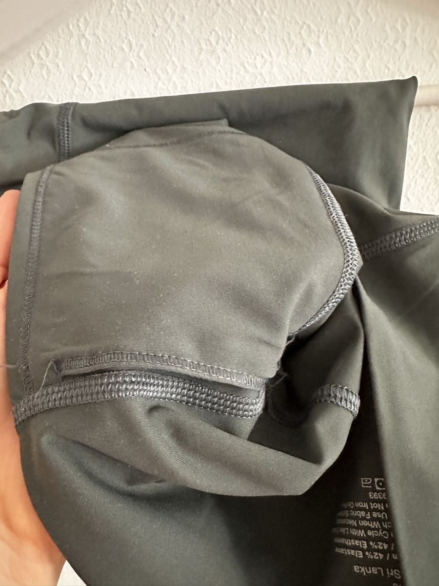 Everlane Leggings: Everlane leggings – Usato da Zürich venduto da aidapo 2